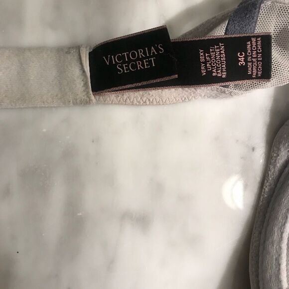 Victoria’s Secret Very Sexy Uplift Balconet Bra - Picture 4 of 4